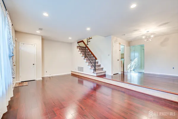 $2,900 | 1224 Thomas Avenue, North Brunswick, NJ 08902