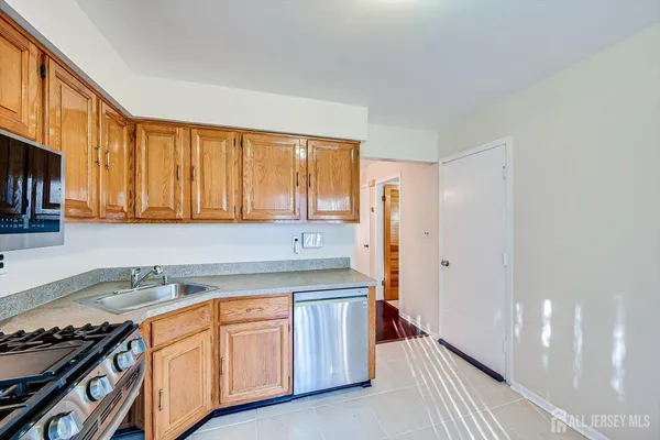 $2,900 | 1224 Thomas Avenue, North Brunswick, NJ 08902