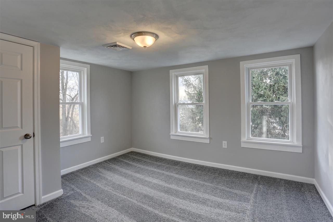 1807 Mapledale Road Elizabethtown, PA 17022 - Photo 16 of 24 Gallery Image 16