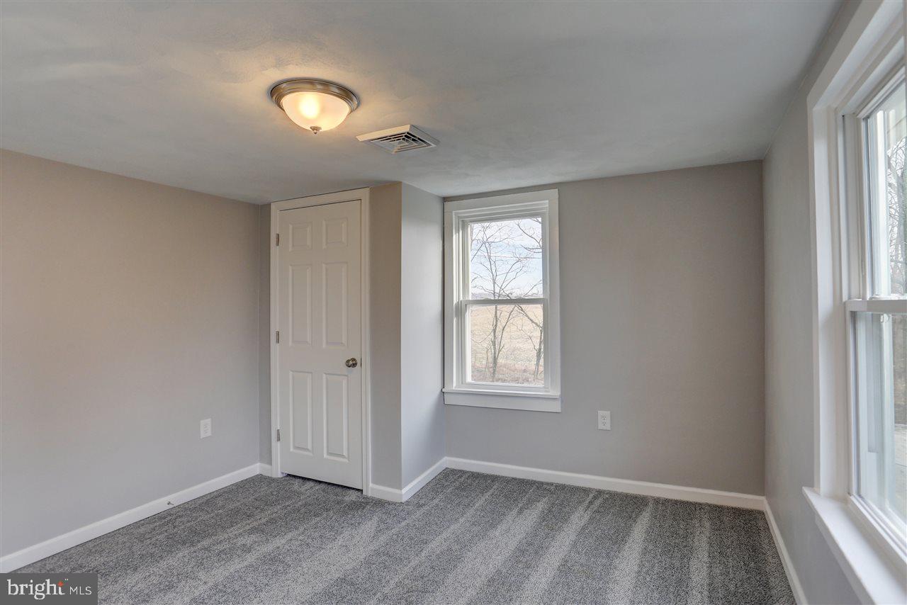 1807 Mapledale Road Elizabethtown, PA 17022 - Photo 17 of 24 Gallery Image 17