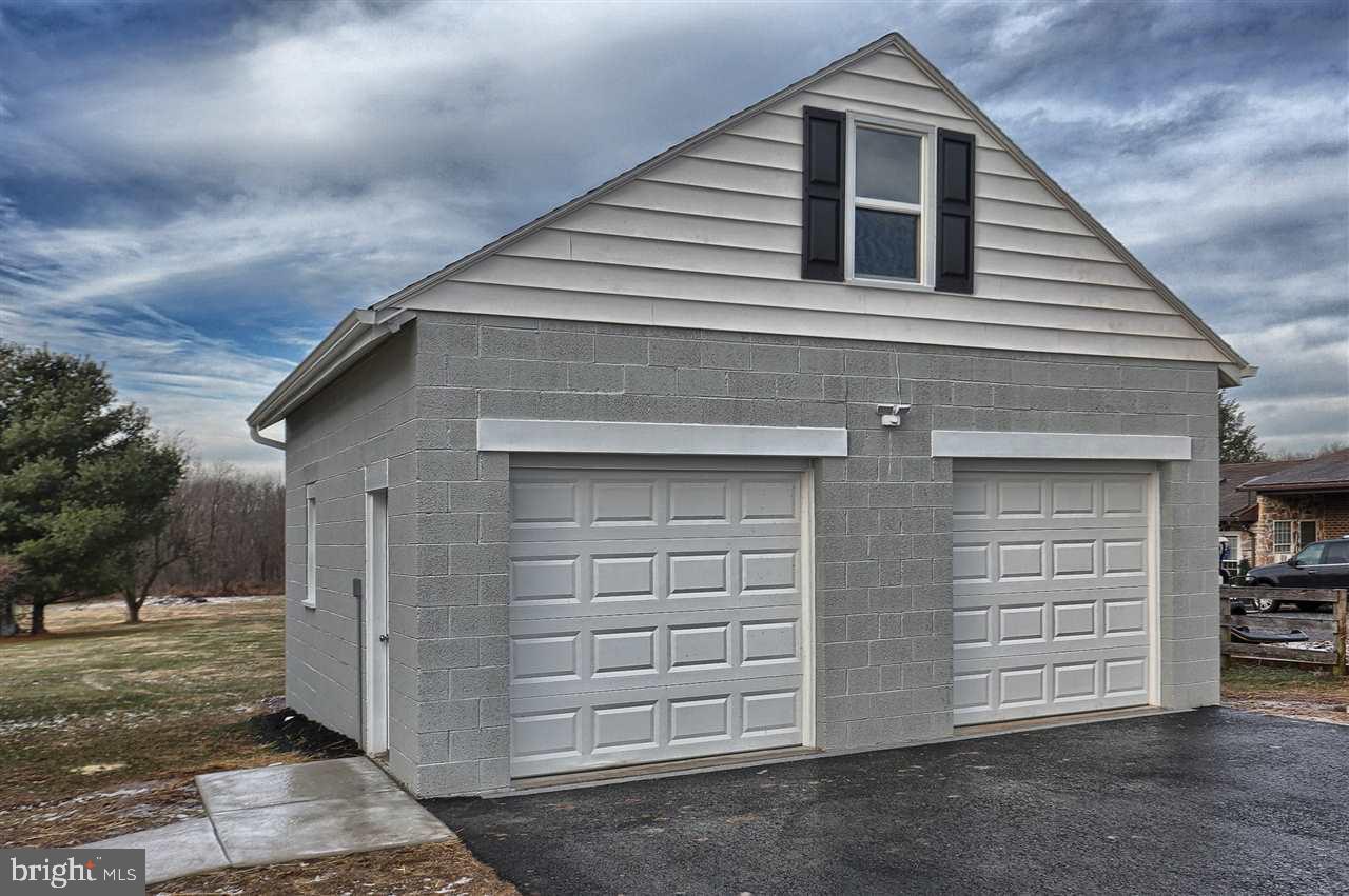 1807 Mapledale Road Elizabethtown, PA 17022 - Photo 20 of 24 Gallery Image 20