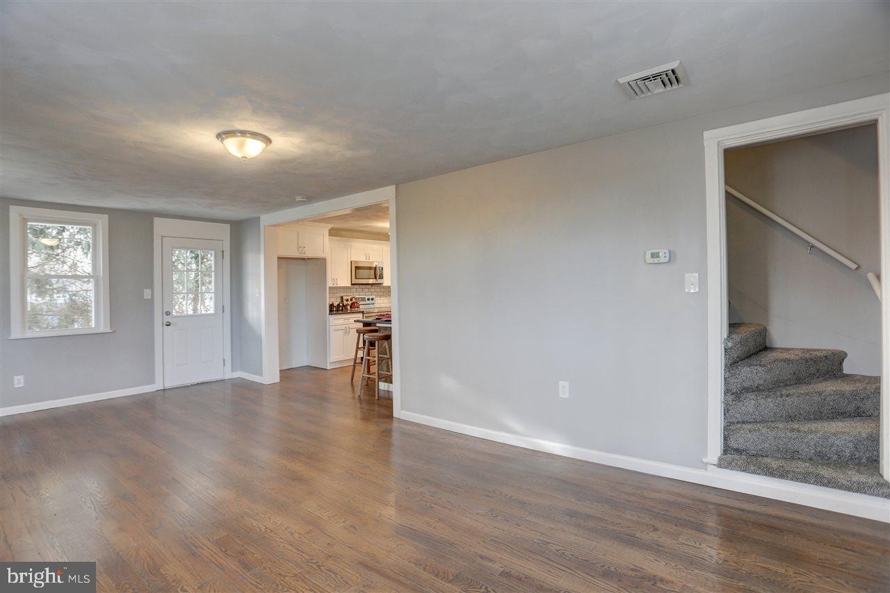 1807 Mapledale Road Elizabethtown, PA 17022 - Photo 2 of 24 Gallery Image 2