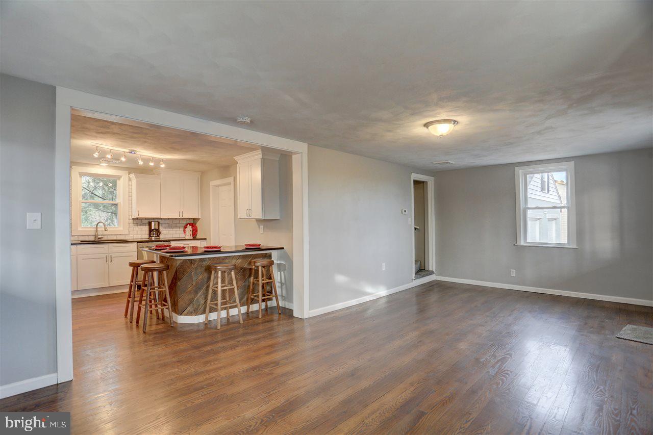 1807 Mapledale Road Elizabethtown, PA 17022 - Photo 3 of 24 Gallery Image 3