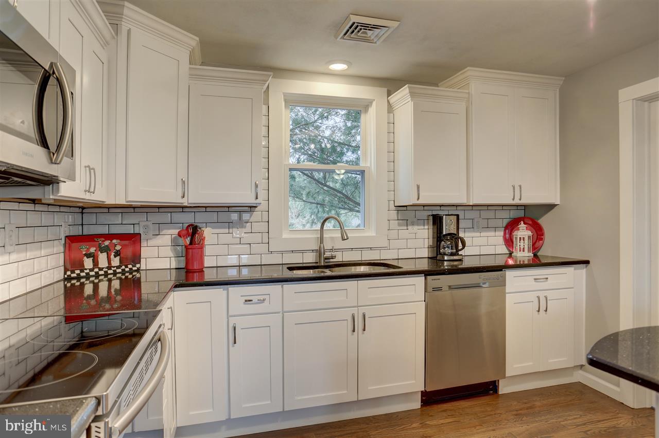 1807 Mapledale Road Elizabethtown, PA 17022 - Photo 8 of 24 Gallery Image 8