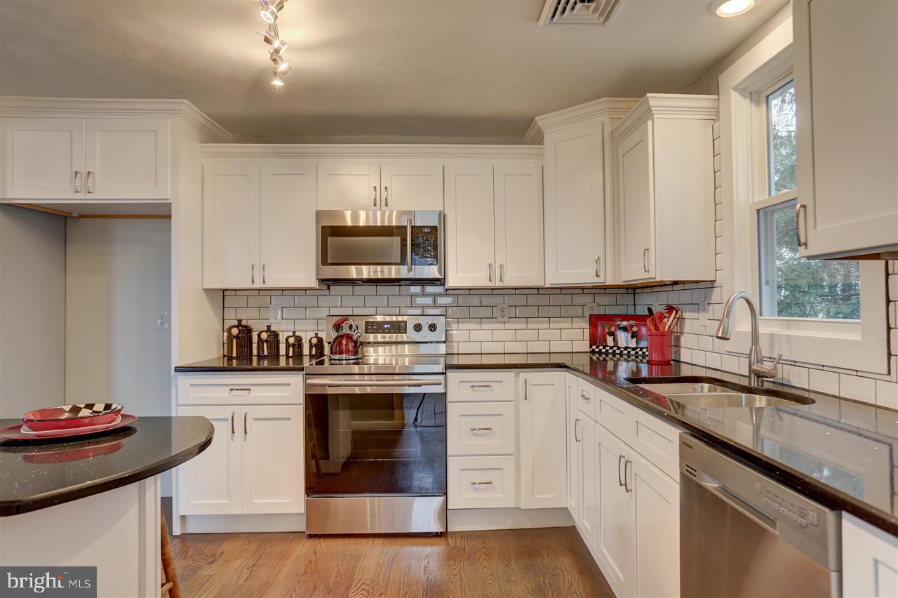 1807 Mapledale Road Elizabethtown, PA 17022 - Photo 9 of 24 Gallery Image 9