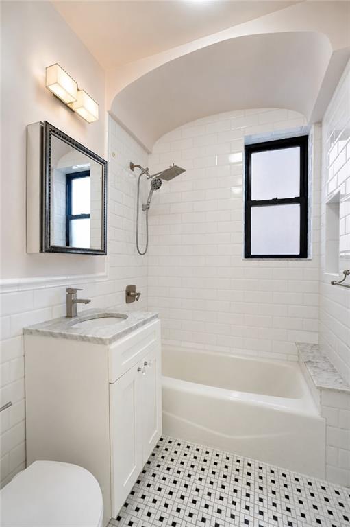 6702 Ridge Boulevard, Unit 4H Brooklyn, NY 11220 - Photo 16 of 33