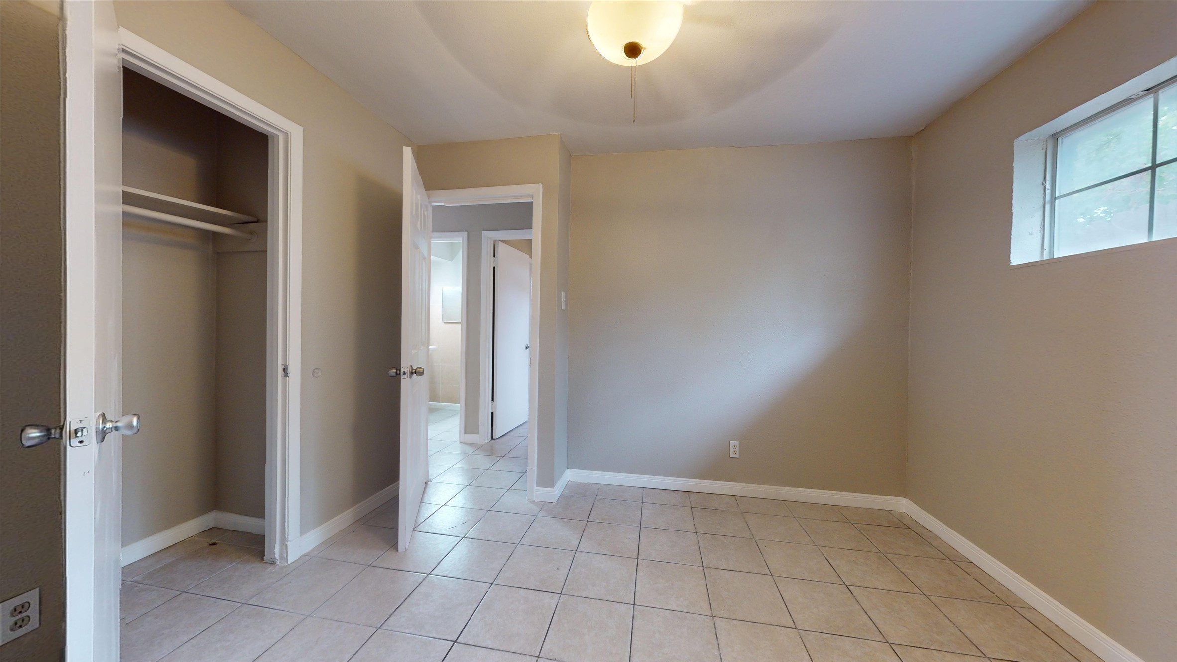 5017 Mallow Street Houston, TX 77033 - Photo 30 of 30 a view of an empty room