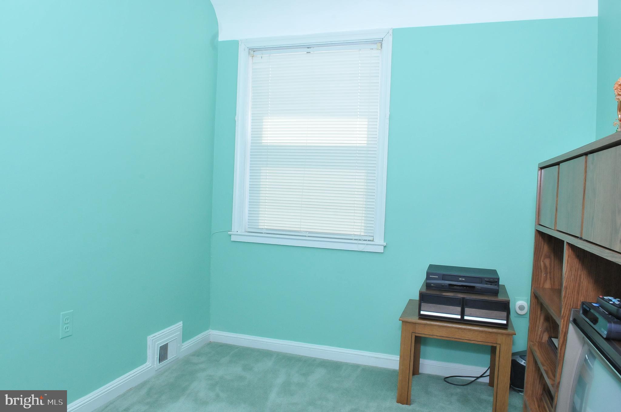 1339 Silverthorne Road Baltimore, MD 21239 - Photo 21 of 38