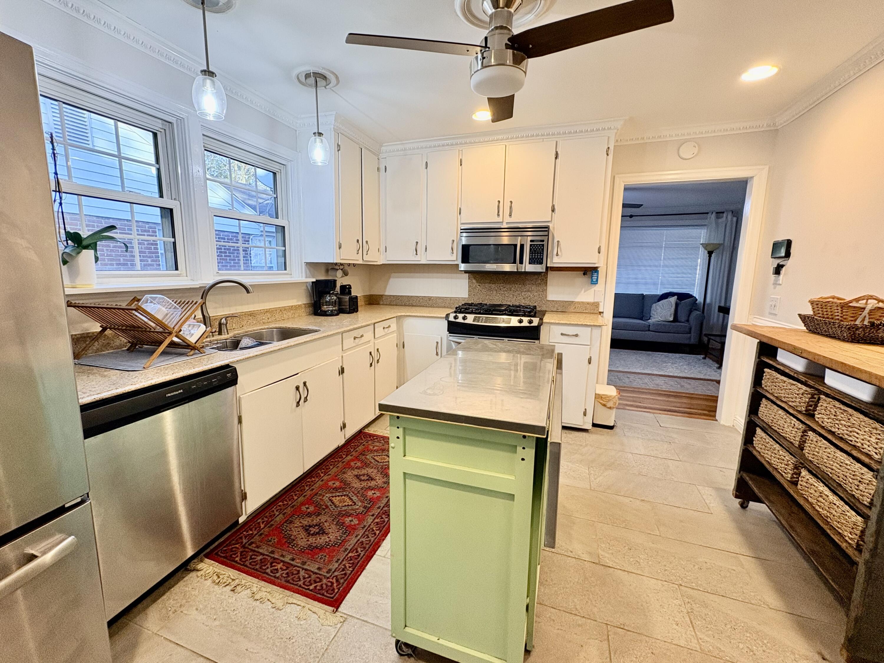 1207 Chevis Street Columbia, SC 29205 - Photo 10 of 34