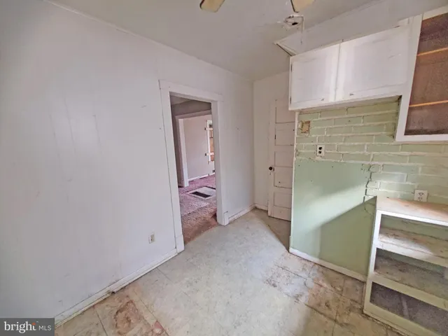 a view of utility room