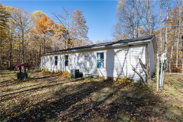 $299,900 | 835 Hunter's Trace Road, Palmyra, IN 47164