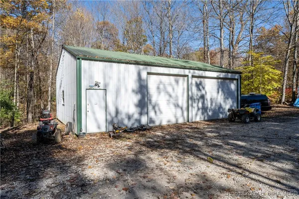 $274,900 | 835 Hunter's Trace Road, Palmyra, IN 47164