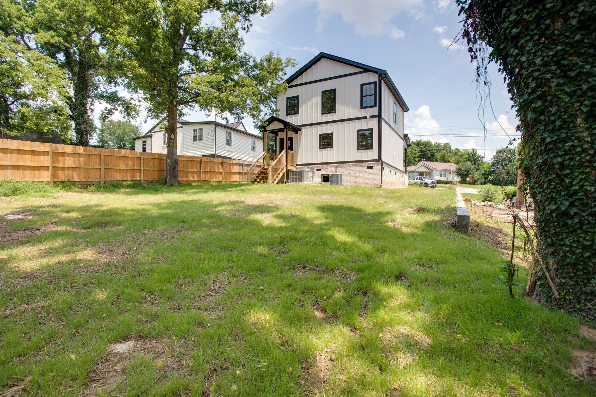 513 Transit Avenue Columbia, TN 38401 - Photo 24 of 26 a front view of a house with a yard