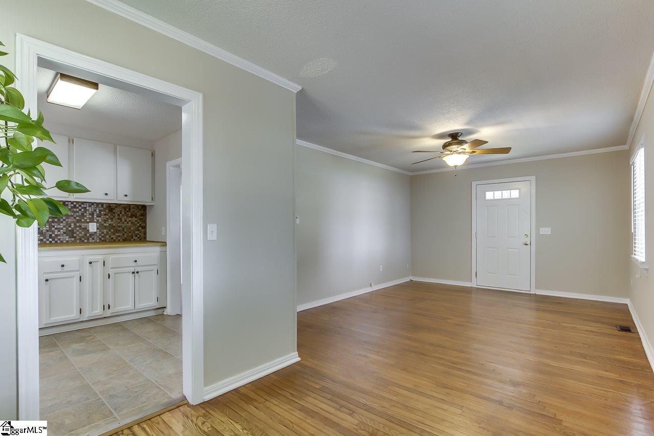 13 Rutledge Avenue Greenville, SC 29617 - Photo 8 of 23 Gallery Image 8