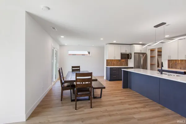 $399,990 | 1310 Mockingbird Lane, Mount Vernon, IN 47620