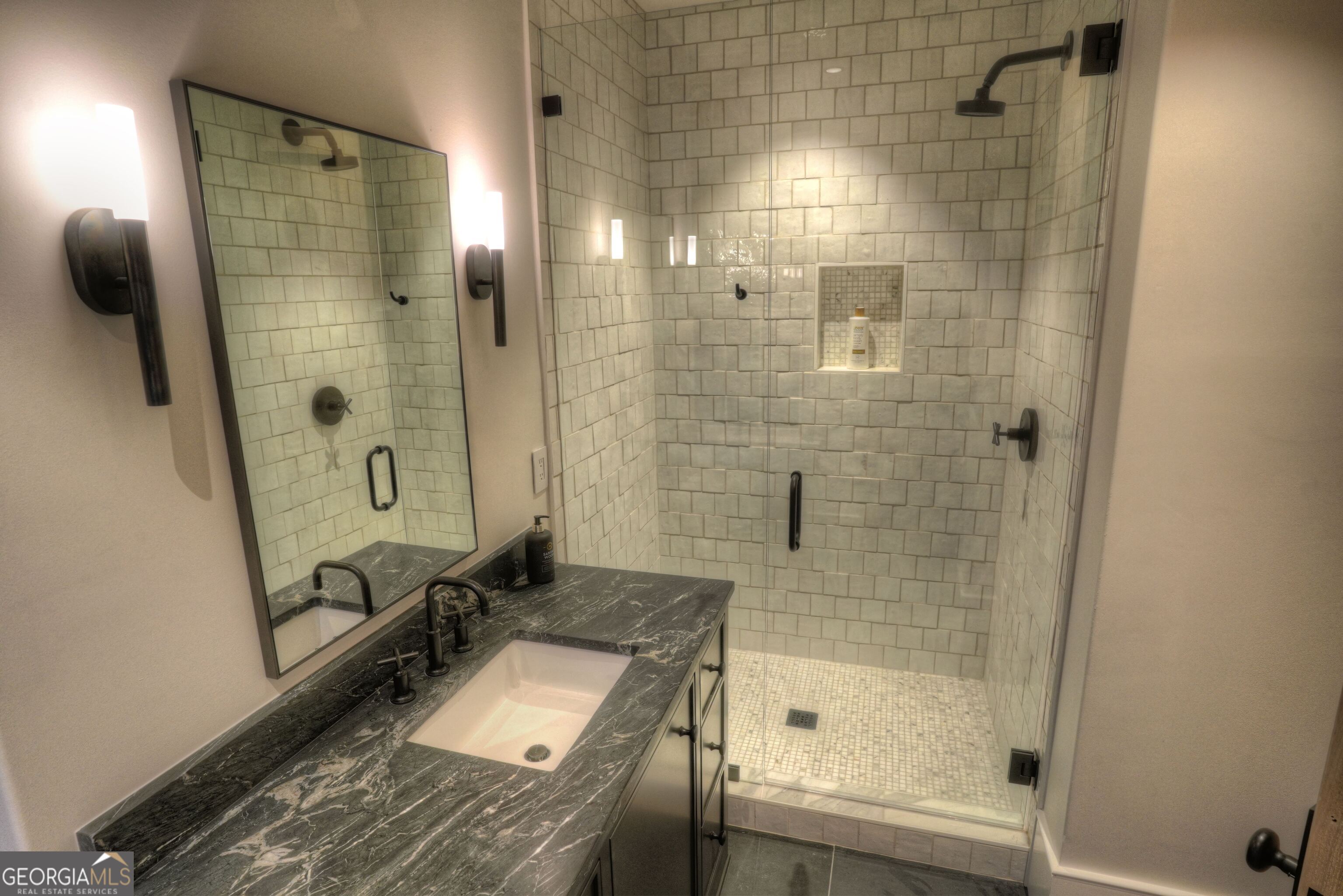 814 Summit Ridge Drive Clarkesville, GA 30523 - Photo 55 of 85 a bathroom with a bathtub and shower