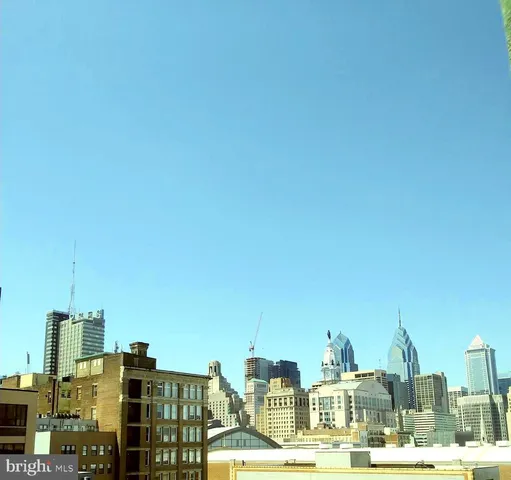 $1,300 | 1010 Race Street, Unit 8M, Philadelphia, PA 19107