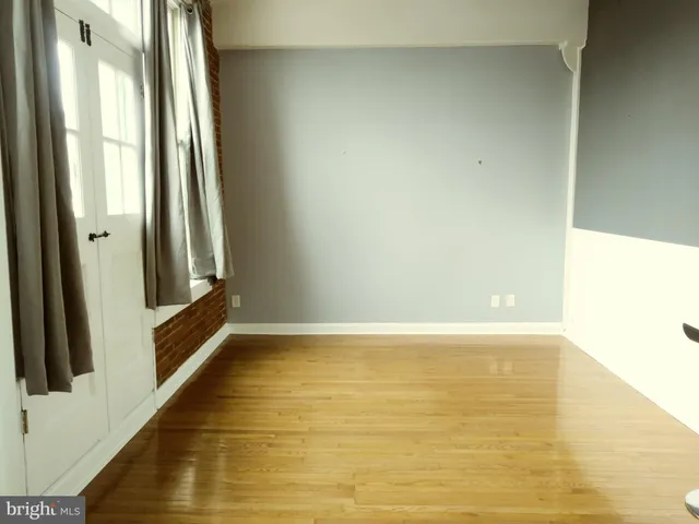 $1,300 | 1010 Race Street, Unit 8M, Philadelphia, PA 19107