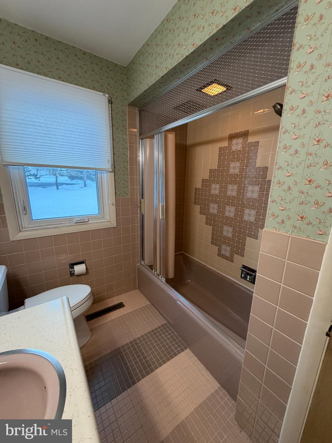 118 Gretchen Drive Reading, PA 19607 - Photo 17 of 33 Charming vintage bathroom with floral accents.