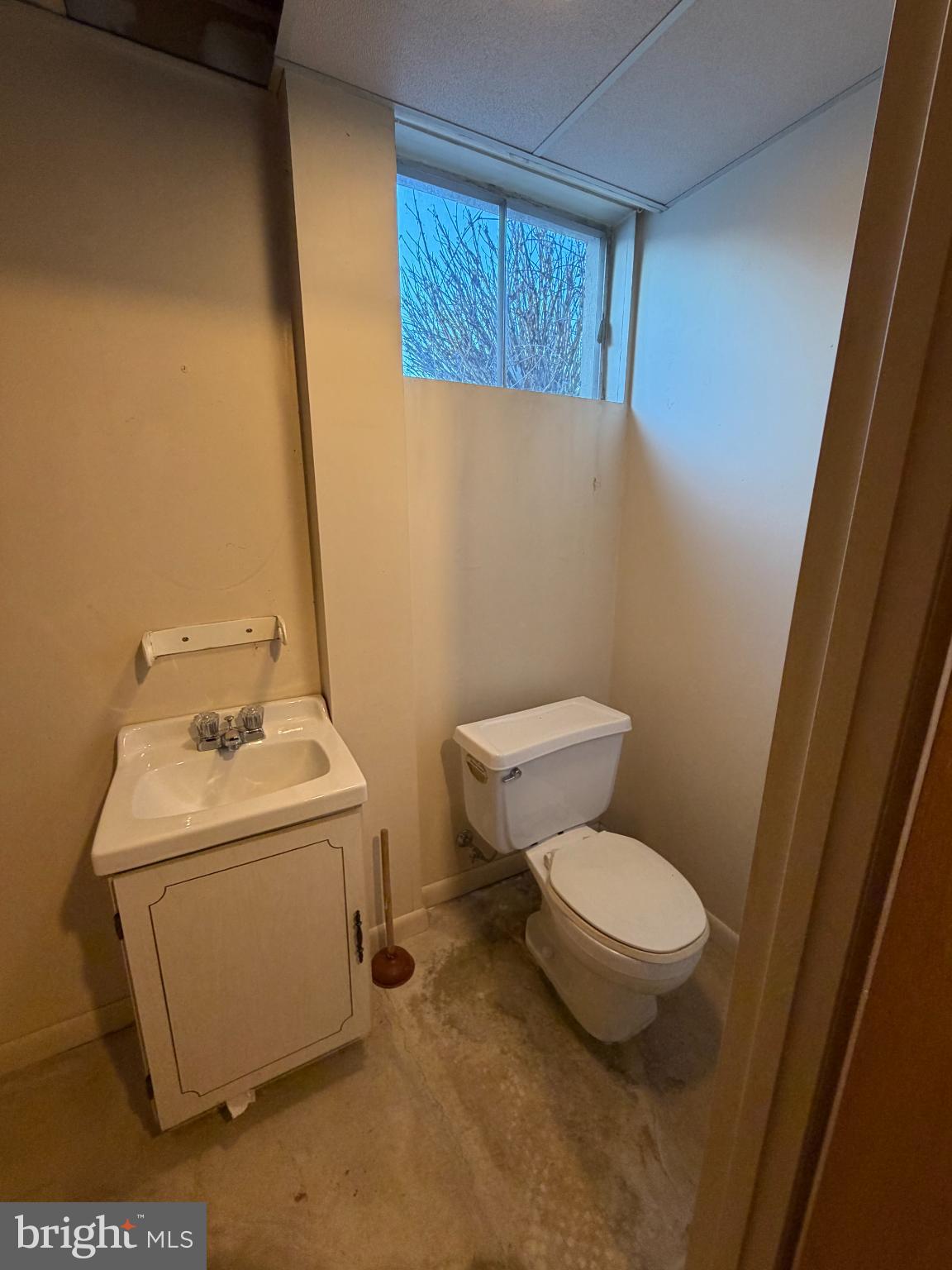 118 Gretchen Drive Reading, PA 19607 - Photo 27 of 33 Bright and functional bathroom located in the base