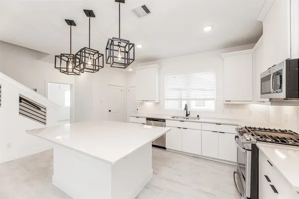 $2,850 | 15131 Colorado Bnd Pk Drive, Cypress, TX 77433