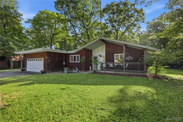 $294,900 | 5039 Bronson Drive, Lewiston, NY 14092