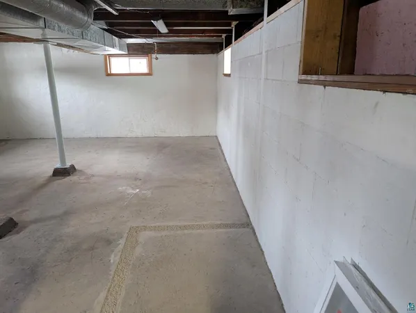 $125,000 | 609 Vaughn Avenue, Ashland, WI 54806