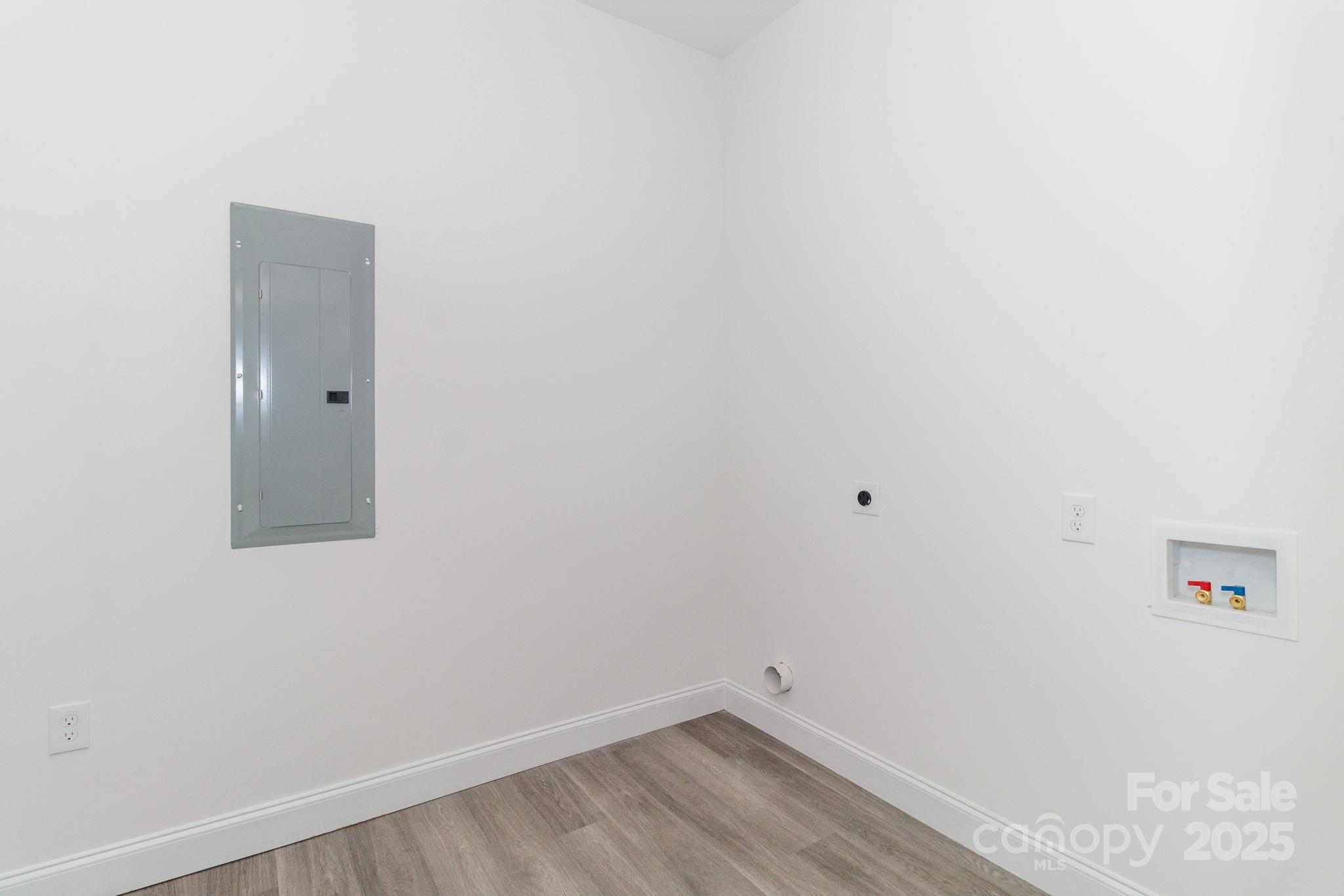 307 East Arch Street Lancaster, SC 29720 - Photo 22 of 43 a view of a small space