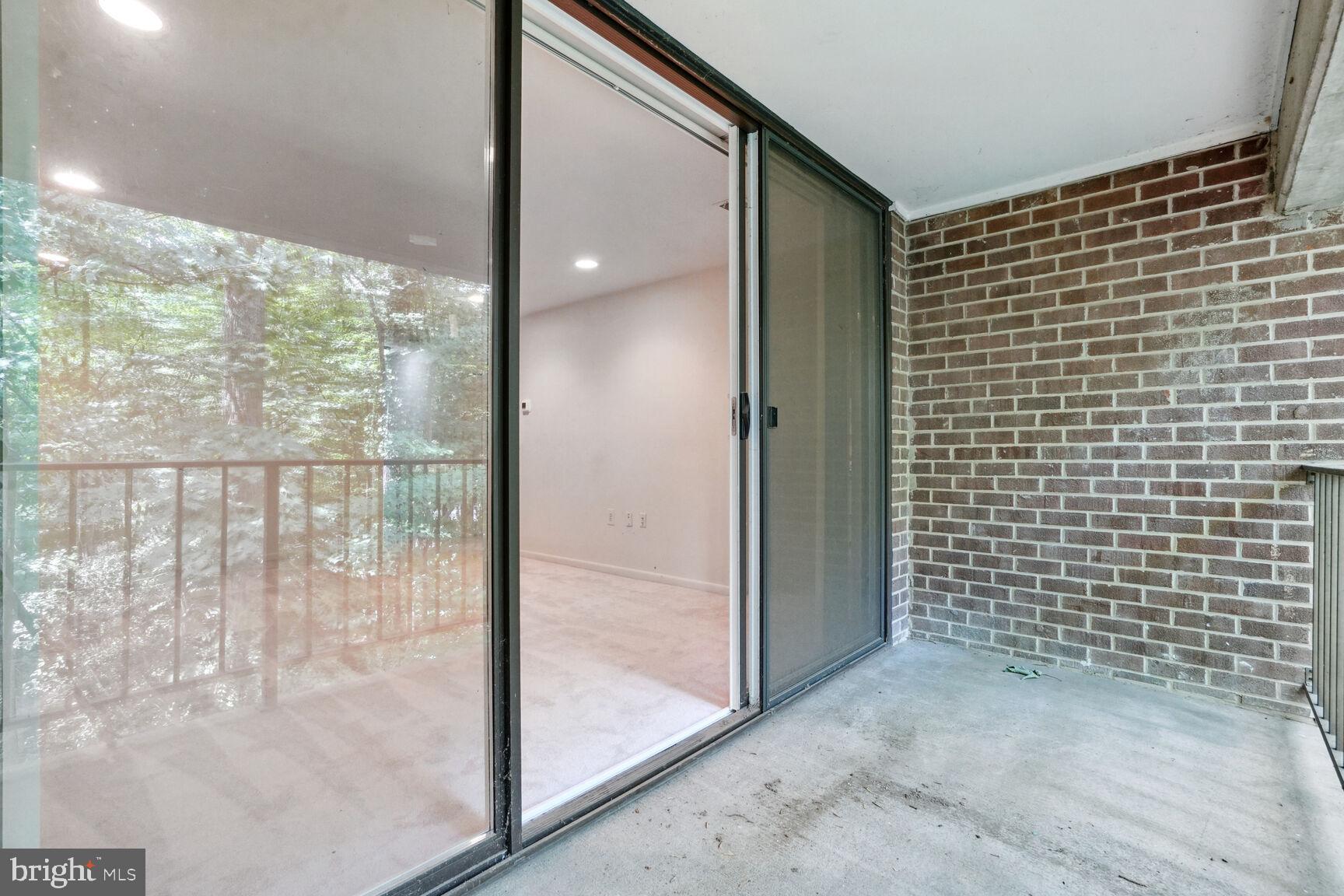 1546 Northgate Square, Unit 154622B Reston, VA 20190 - Photo 24 of 25 Balcony