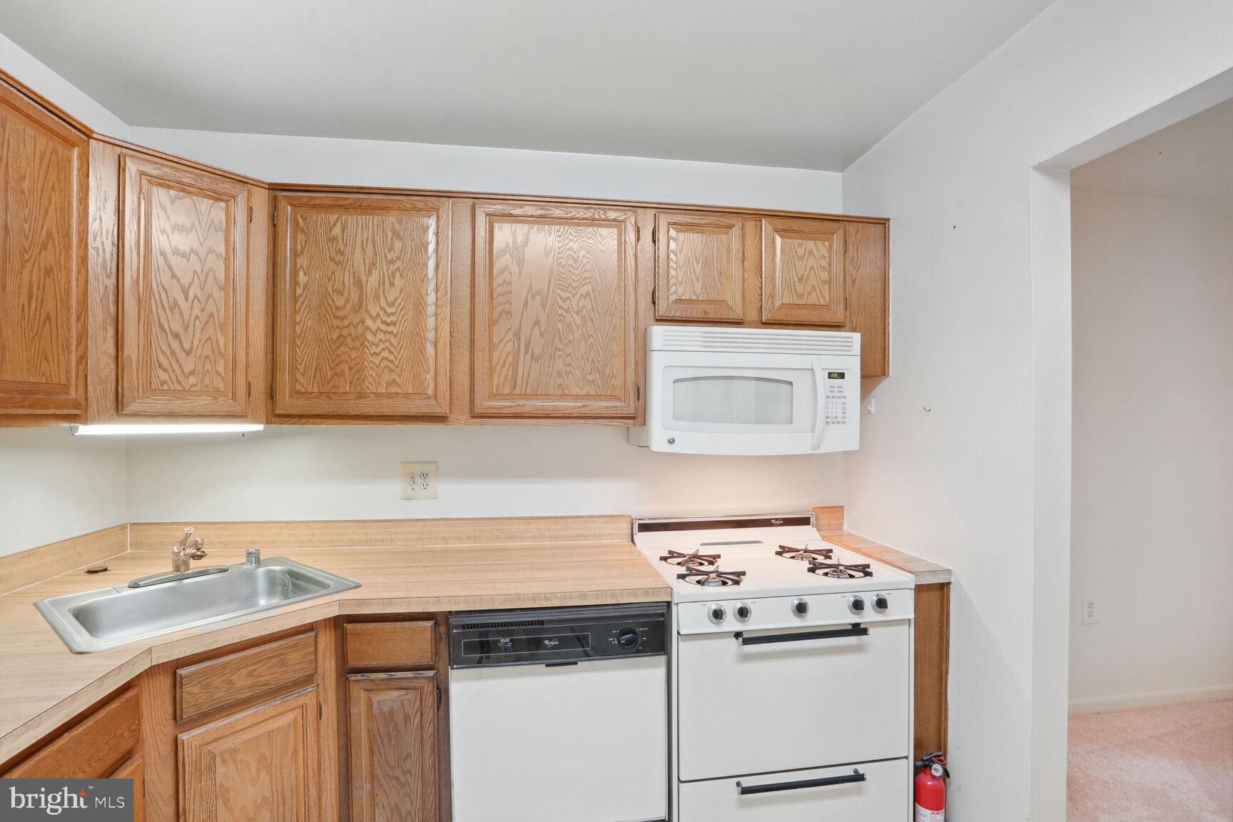 1546 Northgate Square, Unit 154622B Reston, VA 20190 - Photo 8 of 25 Plenty of counter and cabinet space