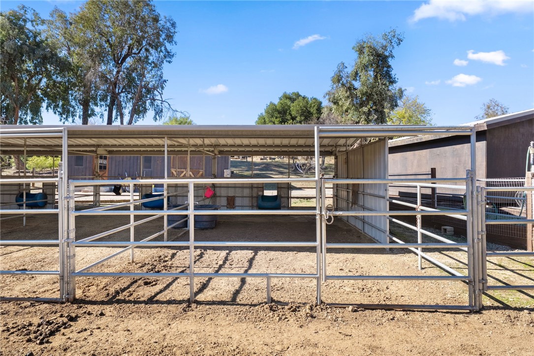 17705 Rodeo Road Lake Elsinore, CA 92530 - Photo 45 of 65 Pipe Stall