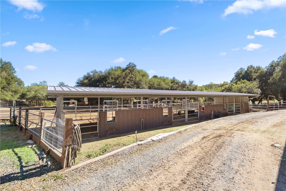 17705 Rodeo Road Lake Elsinore, CA 92530 - Photo 46 of 65 5 Pipe Stalls