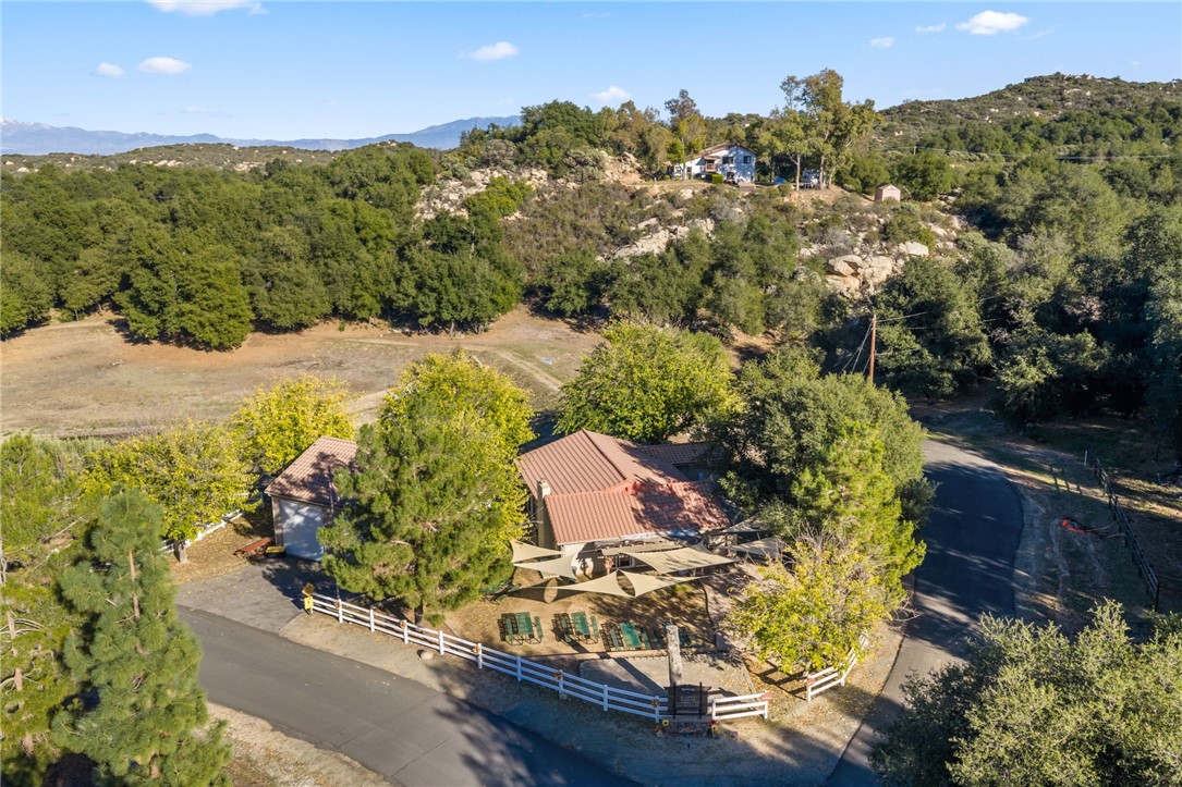17705 Rodeo Road Lake Elsinore, CA 92530 - Photo 60 of 65 Community Center
