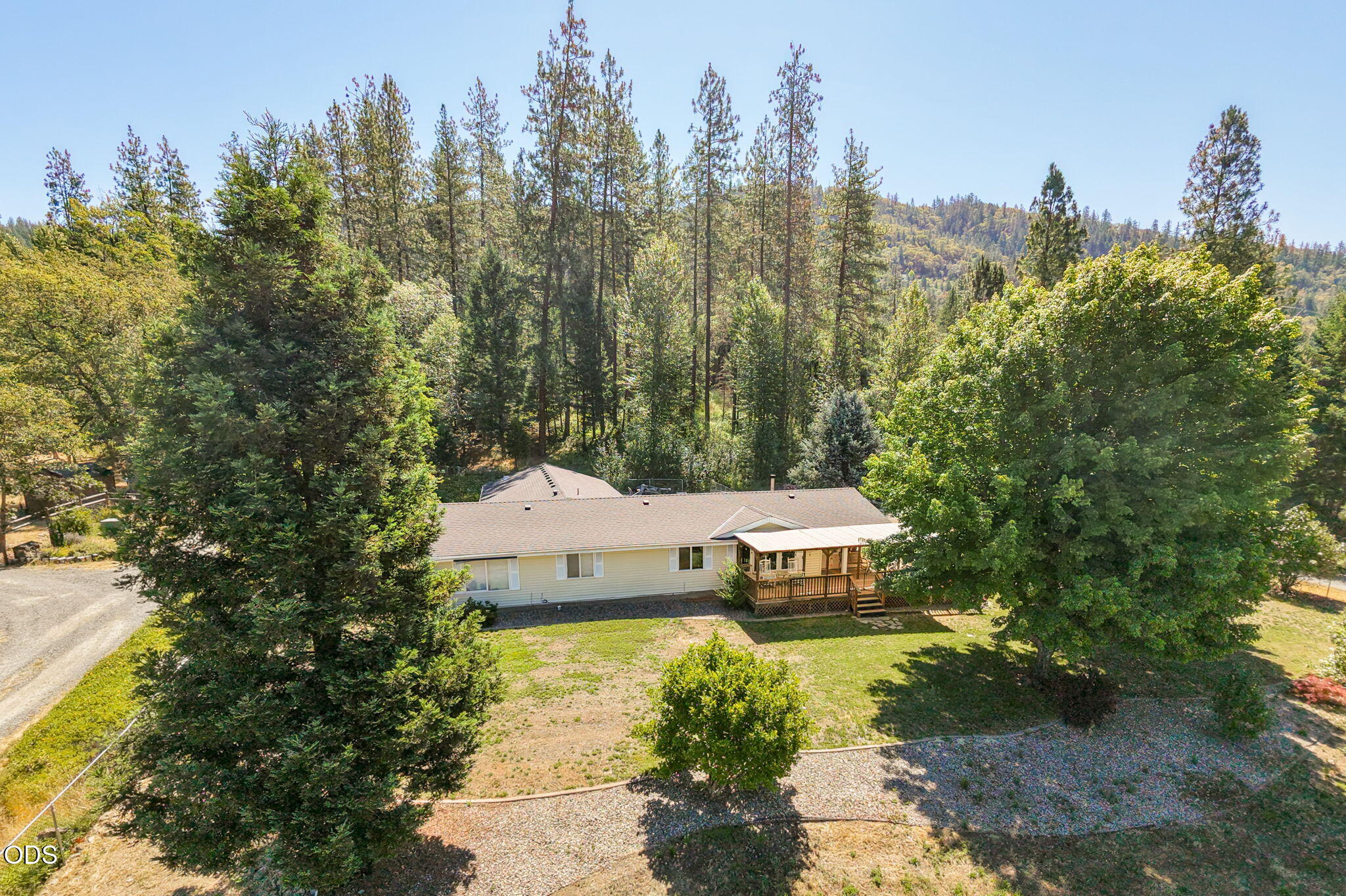 2072 East Evans Creek Road Rogue River, OR 97537 - Photo 25 of 31