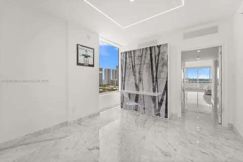 $2,499,000 | 400 Sunny Isles Boulevard, Unit 2008, Sunny Isles Beach, FL 33160