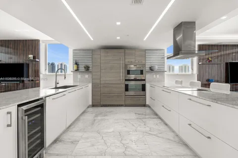 $2,499,000 | 400 Sunny Isles Boulevard, Unit 2008, Sunny Isles Beach, FL 33160