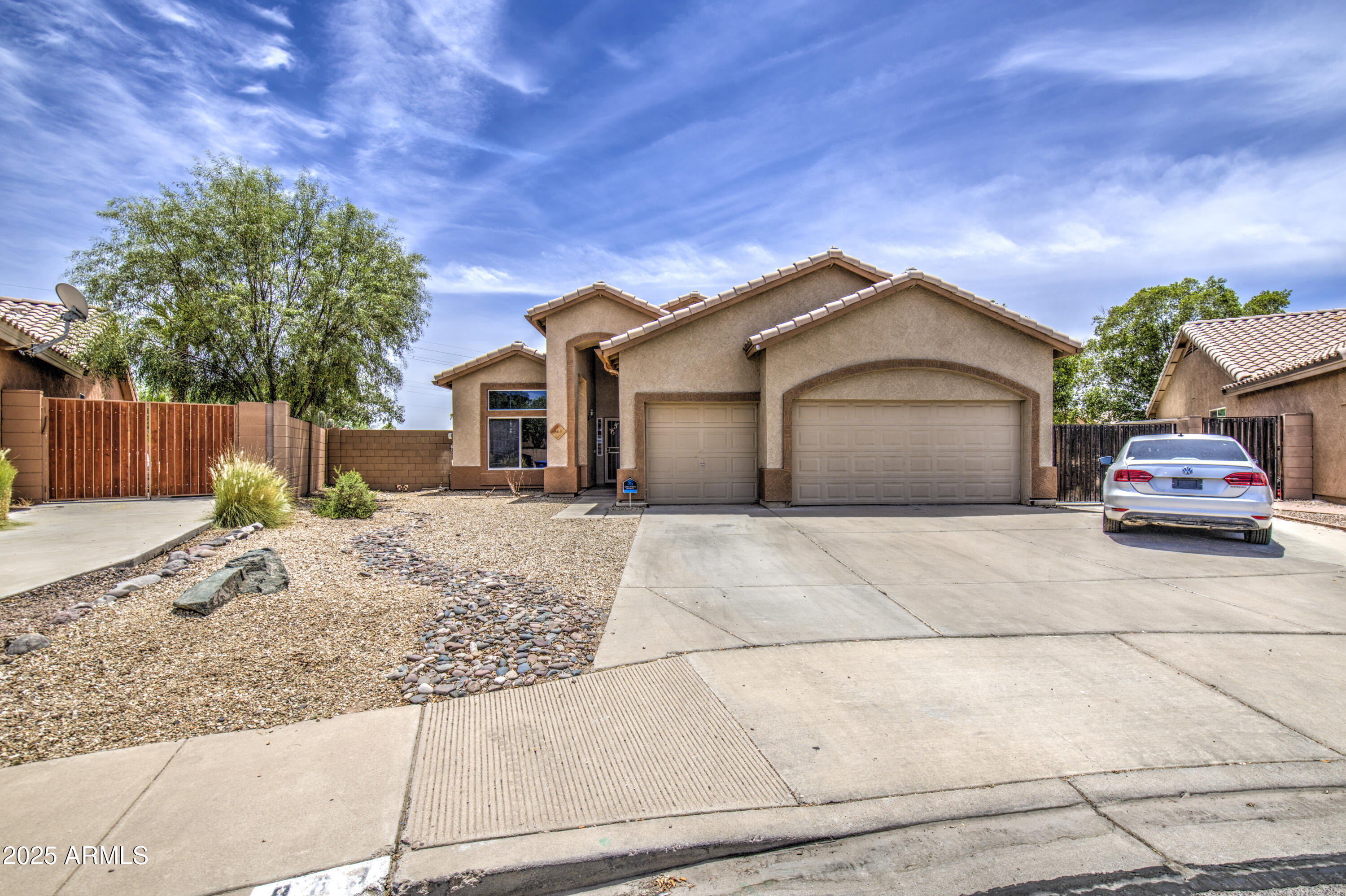 863 South Del Rancho Mesa, AZ 85208 - Photo 3 of 30 Front 3
