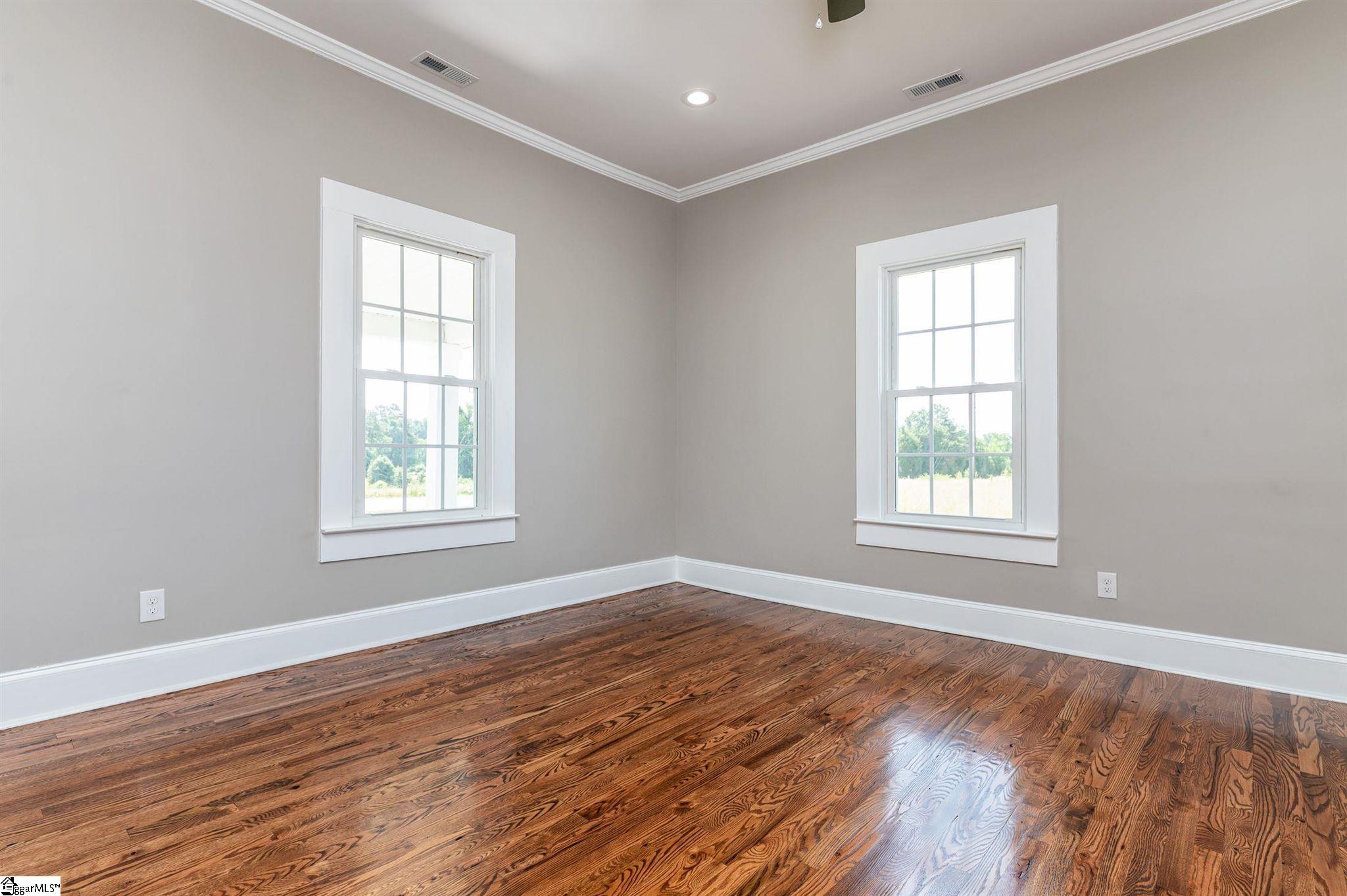 212 Barnett Road Campobello, SC 29322 - Photo 14 of 31