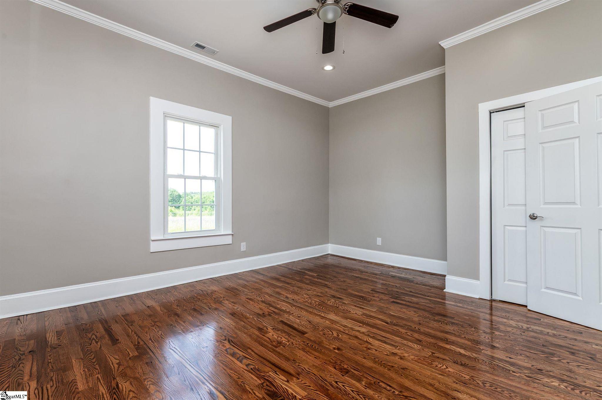 212 Barnett Road Campobello, SC 29322 - Photo 15 of 31