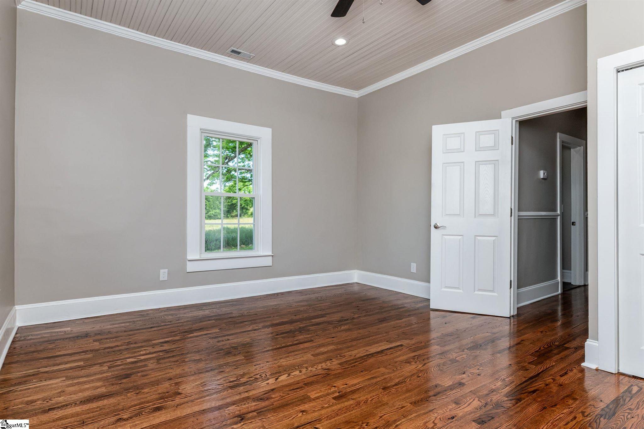 212 Barnett Road Campobello, SC 29322 - Photo 21 of 31