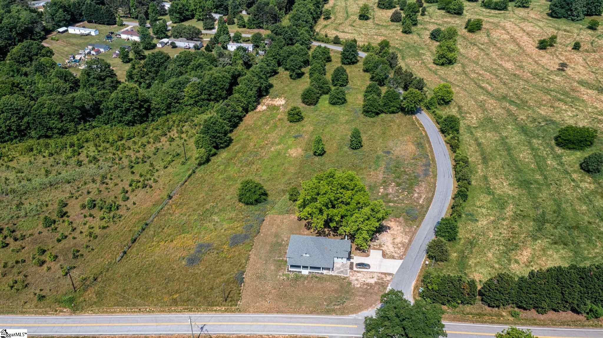 212 Barnett Road Campobello, SC 29322 - Photo 28 of 31