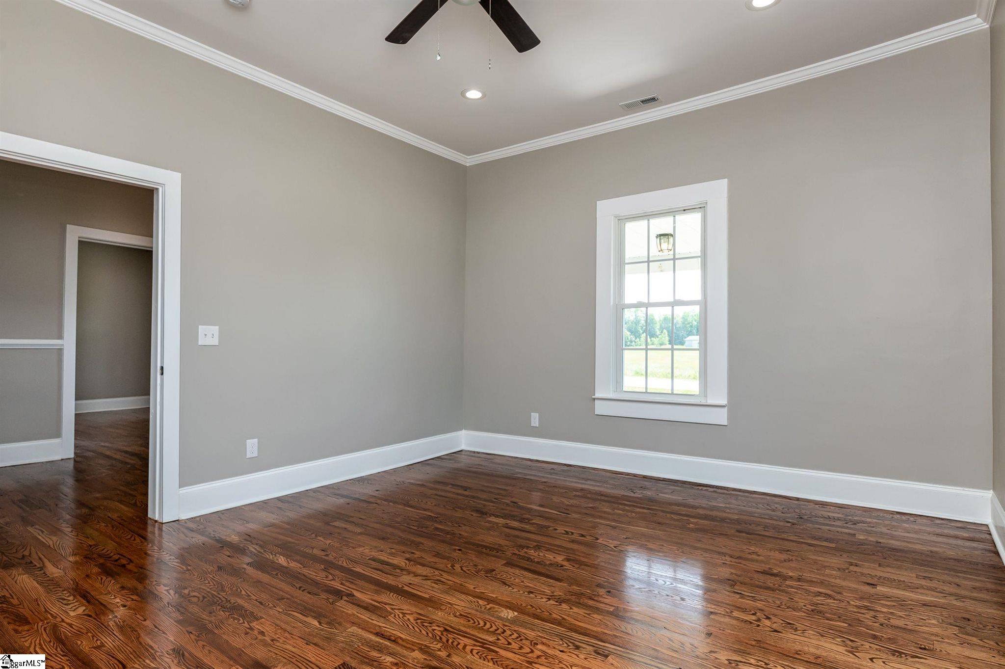 212 Barnett Road Campobello, SC 29322 - Photo 7 of 31