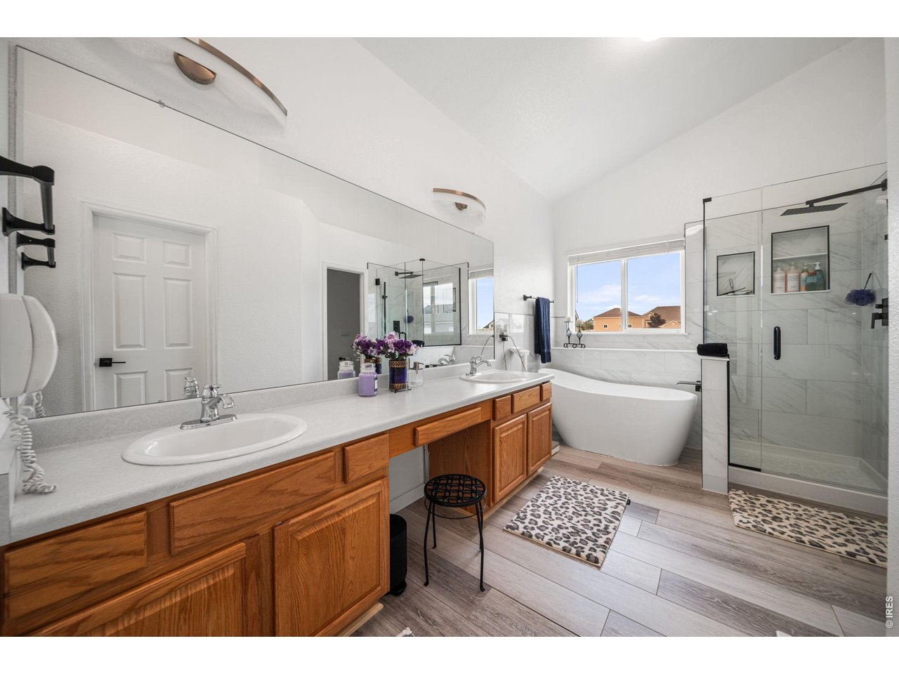 16645 Tree Haven Street Hudson, CO 80642 - Photo 19 of 38 Primary Bathroom with Soaking Tub