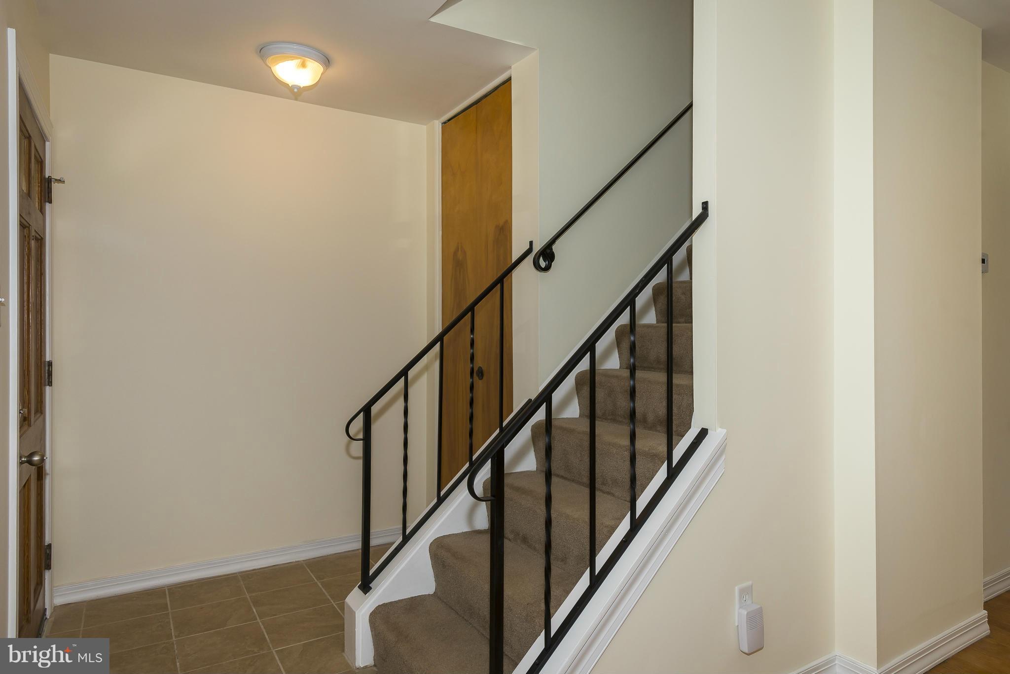 604 Shirley Manor Road Reisterstown, MD 21136 - Photo 3 of 27 Entrance foyer