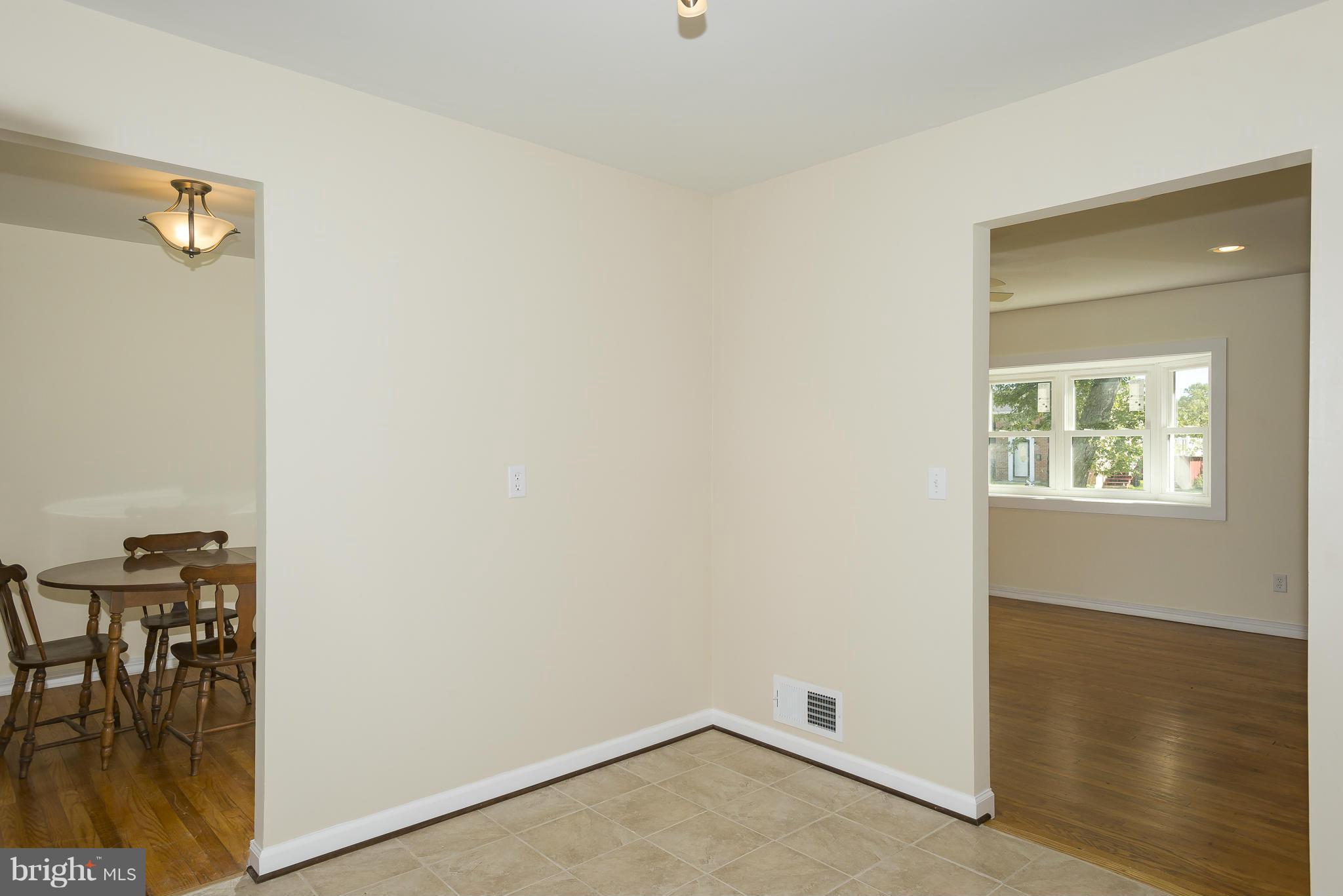 604 Shirley Manor Road Reisterstown, MD 21136 - Photo 10 of 27 Table space in Kitchen