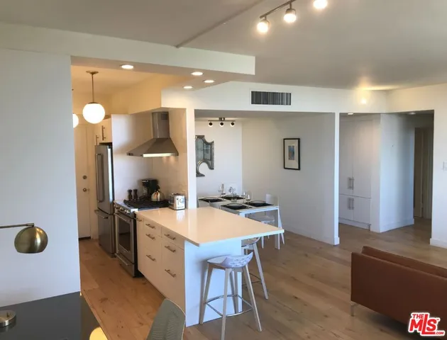 $810,000 | 4411 Los Feliz Boulevard, Unit 1105, Los Angeles, CA 90027