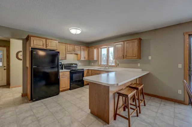 $500,000 | 763 Hill Farm Road, Hudson, WI 54016