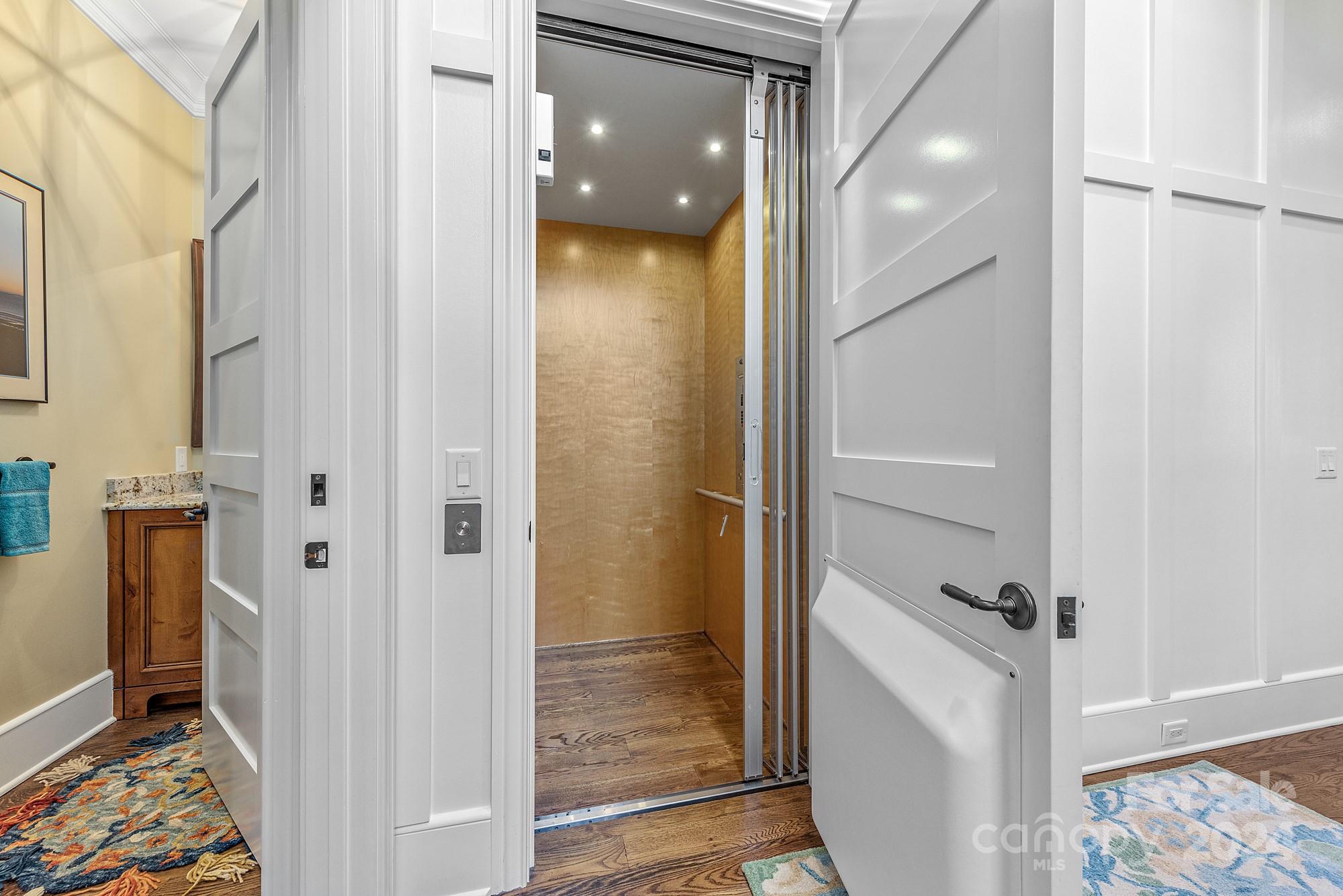 165 Timberside Drive Davidson, NC 28036 - Photo 19 of 48 a bathroom with a tub and shower