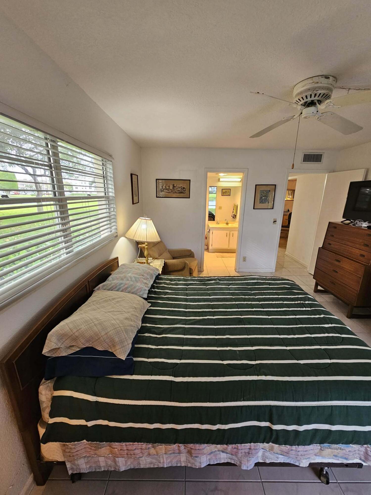 1039 Newcastle A Boca Raton, FL 33434 - Photo 14 of 40 21