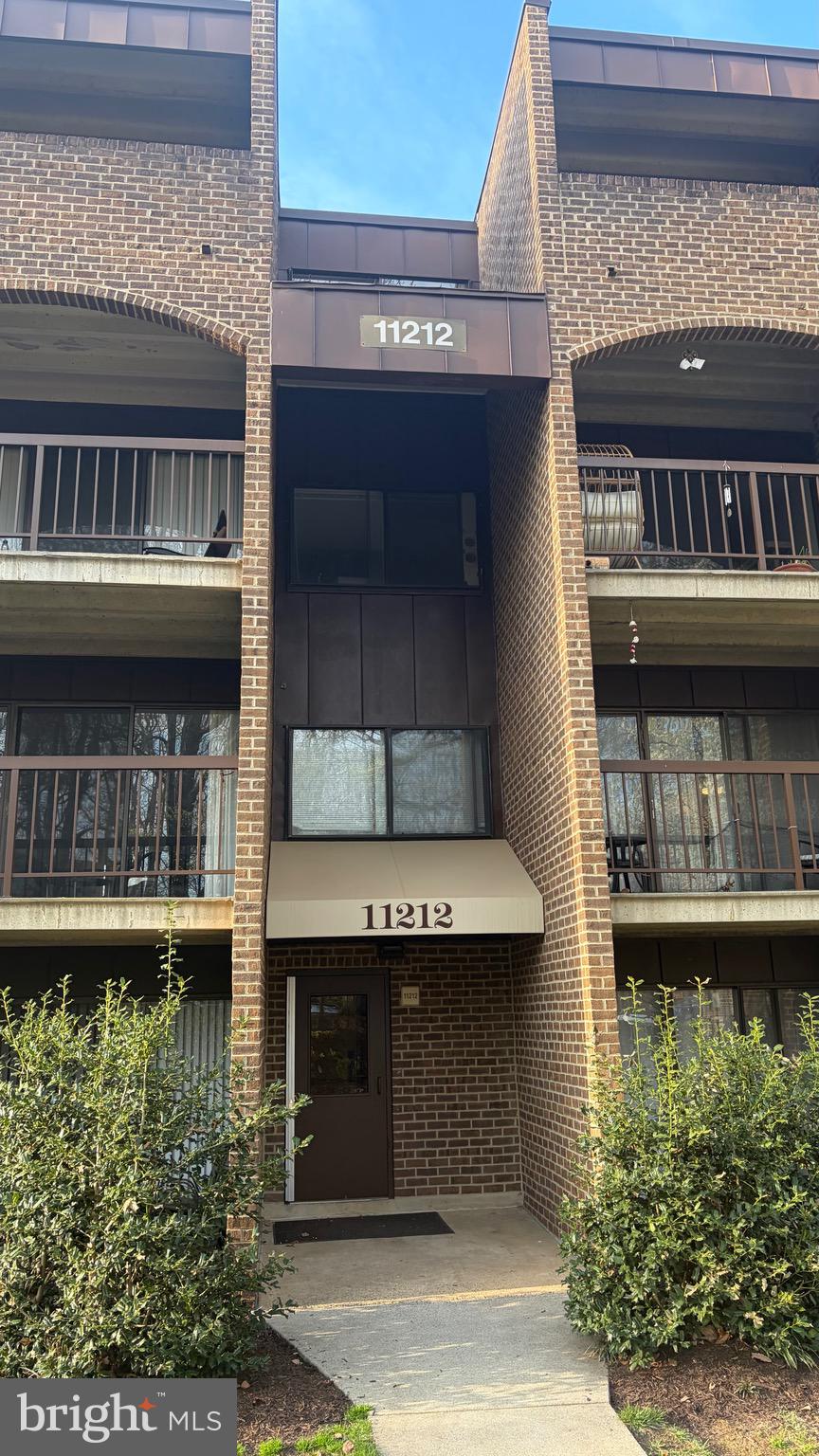 11212 Chestnut Grove Square, Unit 115 Reston, VA 20190 - Photo 1 of 19